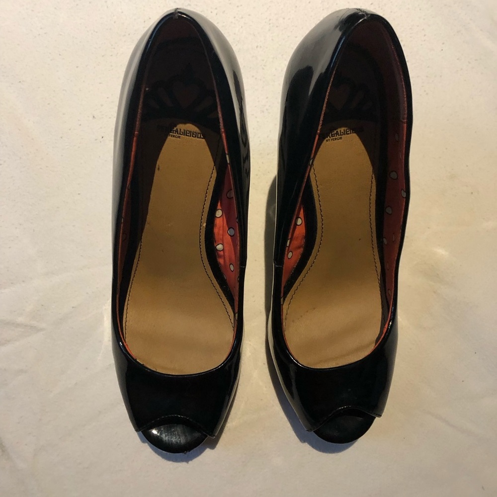 Fergalicious Black Patent Peep-Toe Platform Pumps 6 6.5 EUC